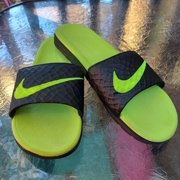 Nike Benassi Solarsoft Slide 2 Sandals